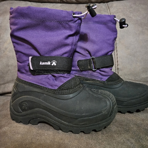 Kamik Girls Winter snow boot size 11 insulated, removable liners. - Picture 1 of 4